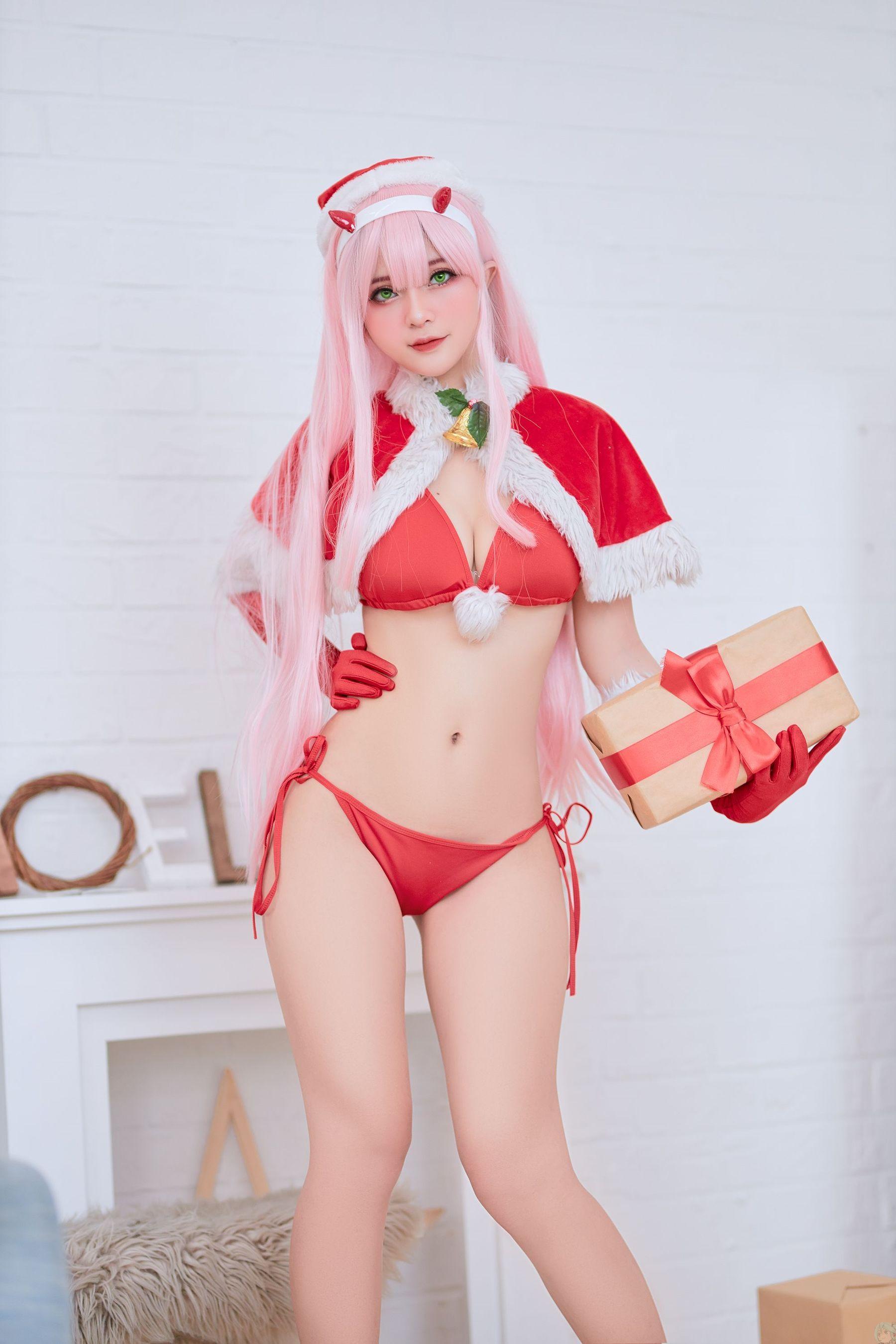 [Cosplay] Azami福利 – Zero Two X-Mas(2)