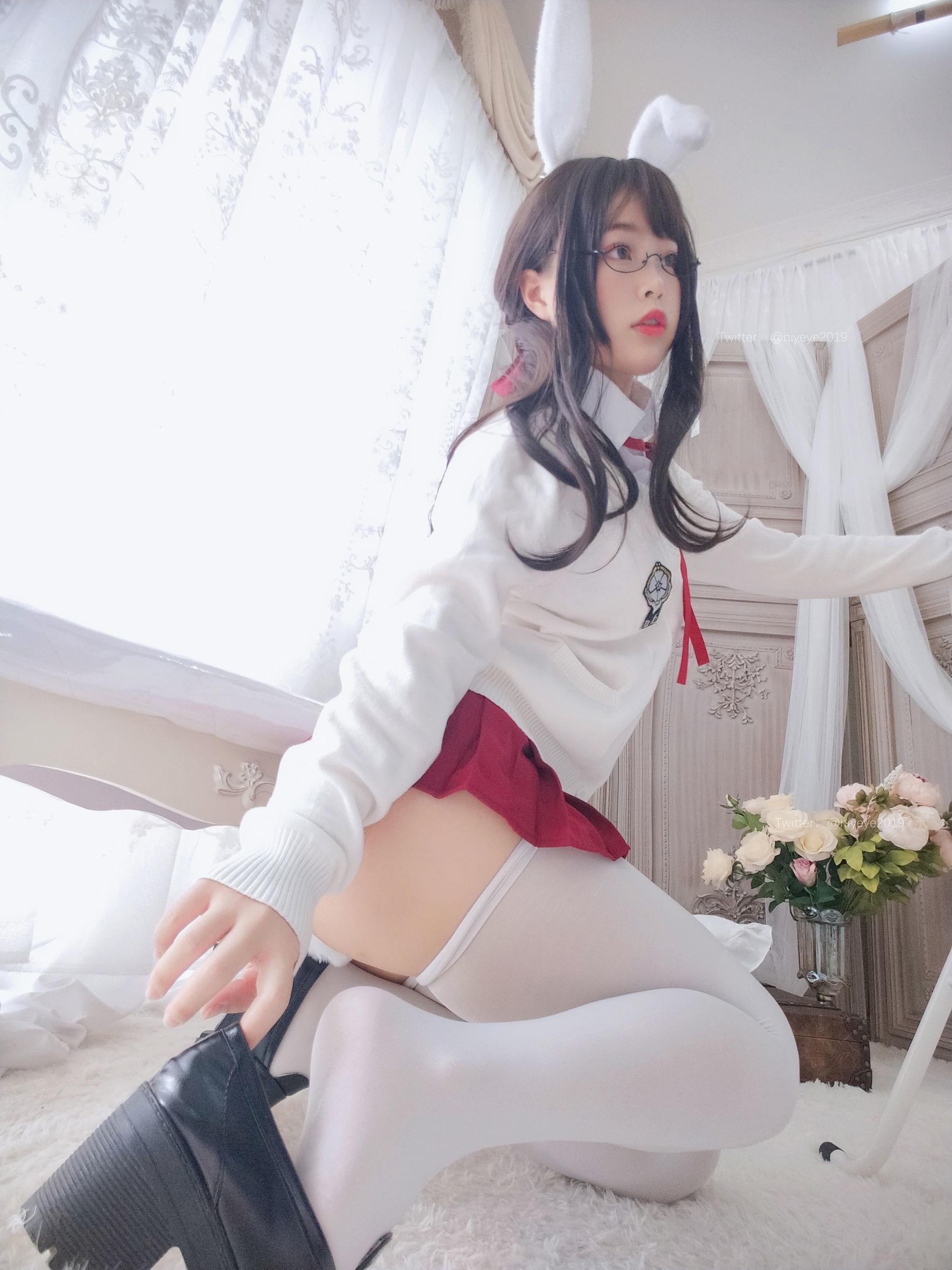 [网红COSER] 萌系小姐姐-白烨- – 发情期 写真集(17)