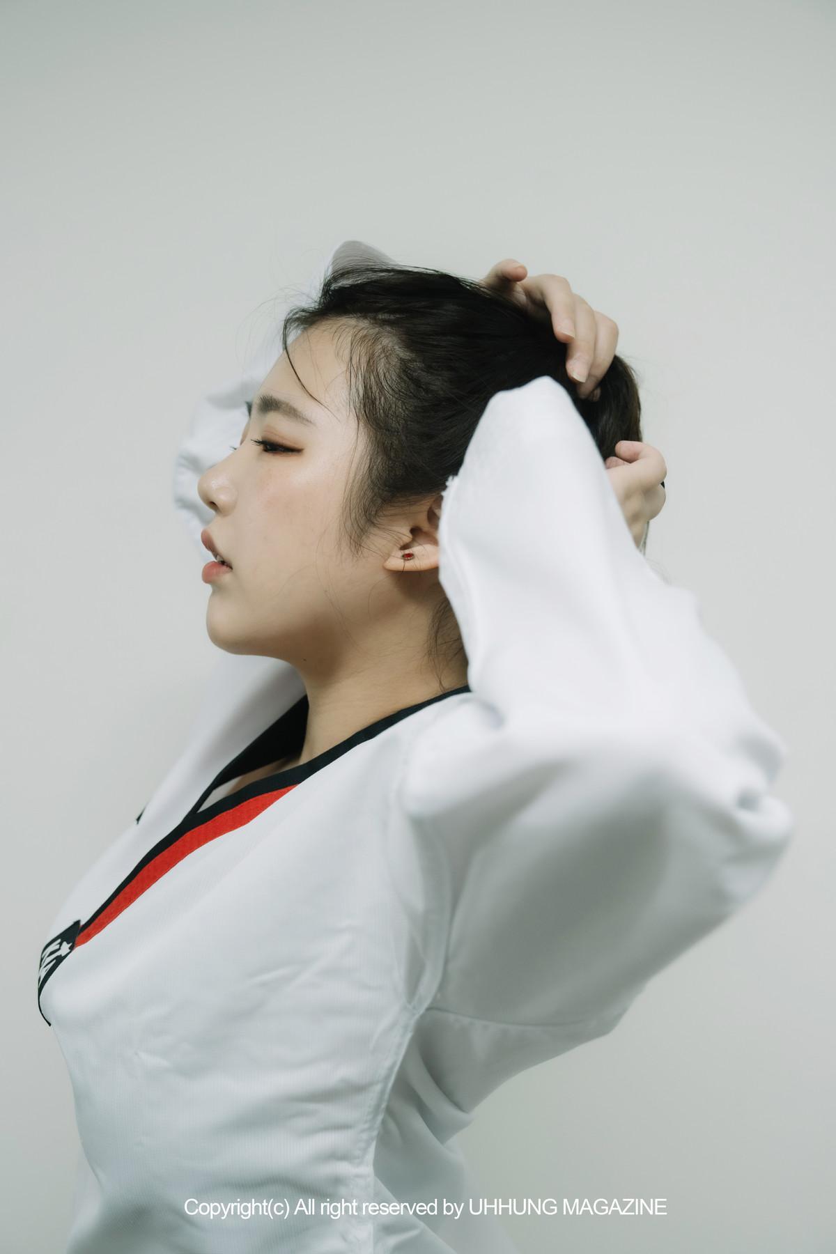 Jenn 젠, UHHUNG Magazine Vol.01 Taekwondo Set.03(3)