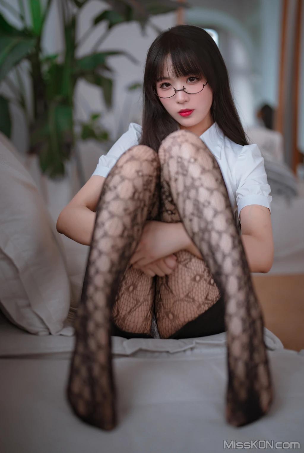 Coser@轩萧学姐: 提花裤袜 (118 photos )
