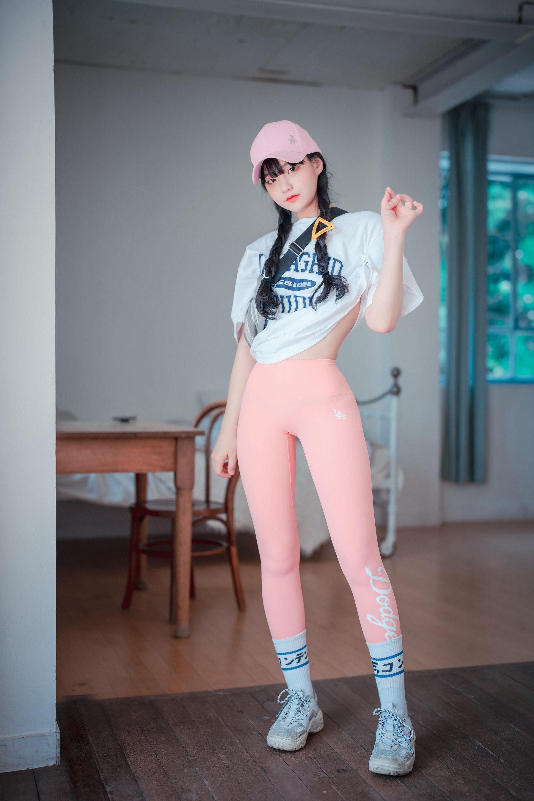 [DJAWA] Jenny – Loose and Tight Pink 写真套图(9)