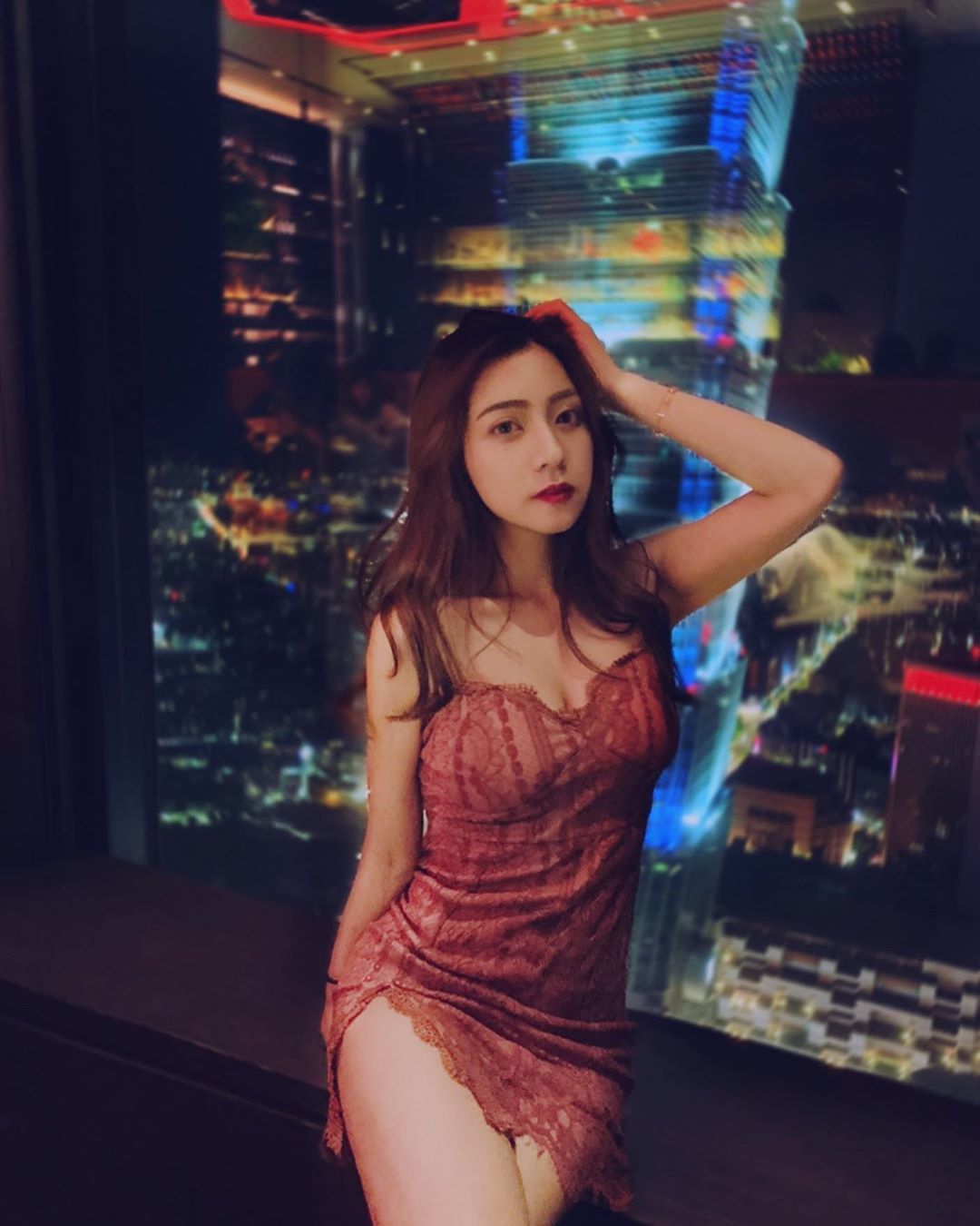 直播正妹—小璦 Aihsieh ro2NckMF o - 直播正妹—小璦 Aihsieh