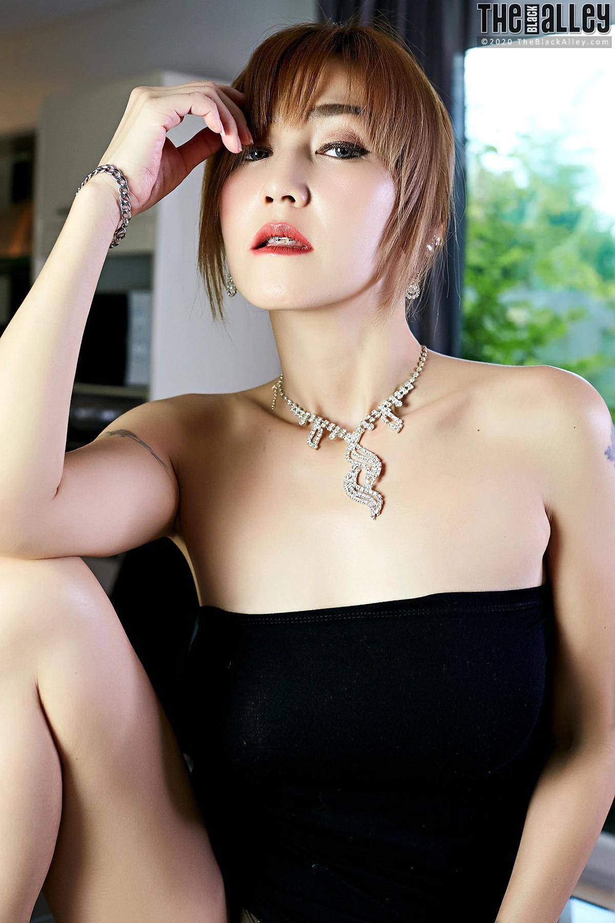 Yuri The Black Alley Photobook Set.49(5)