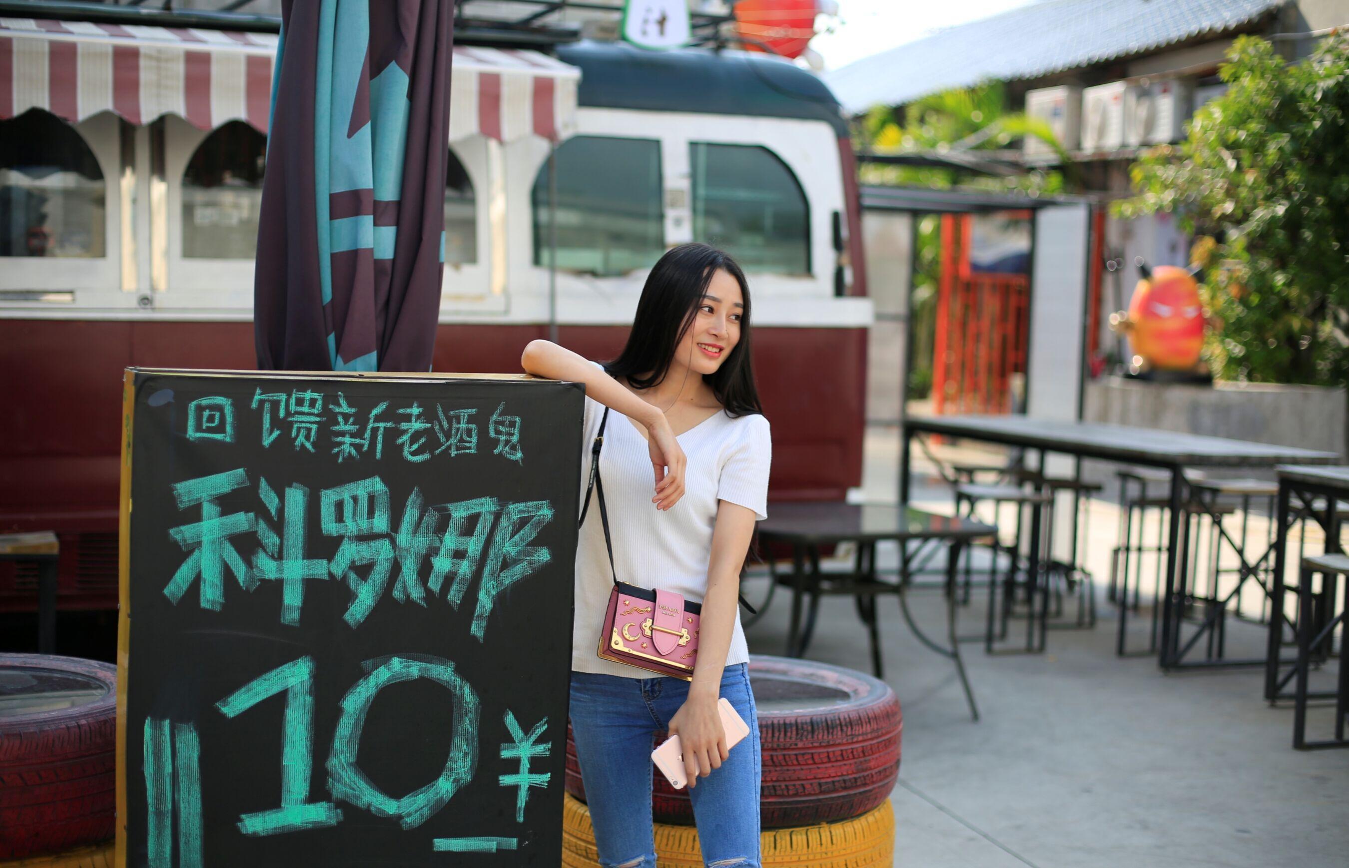 国模套图 素人私房流出(292)