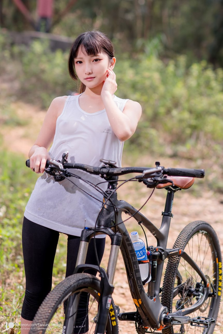 FantasyFactory Xiaoding Ding-Bicycle Riding 9
