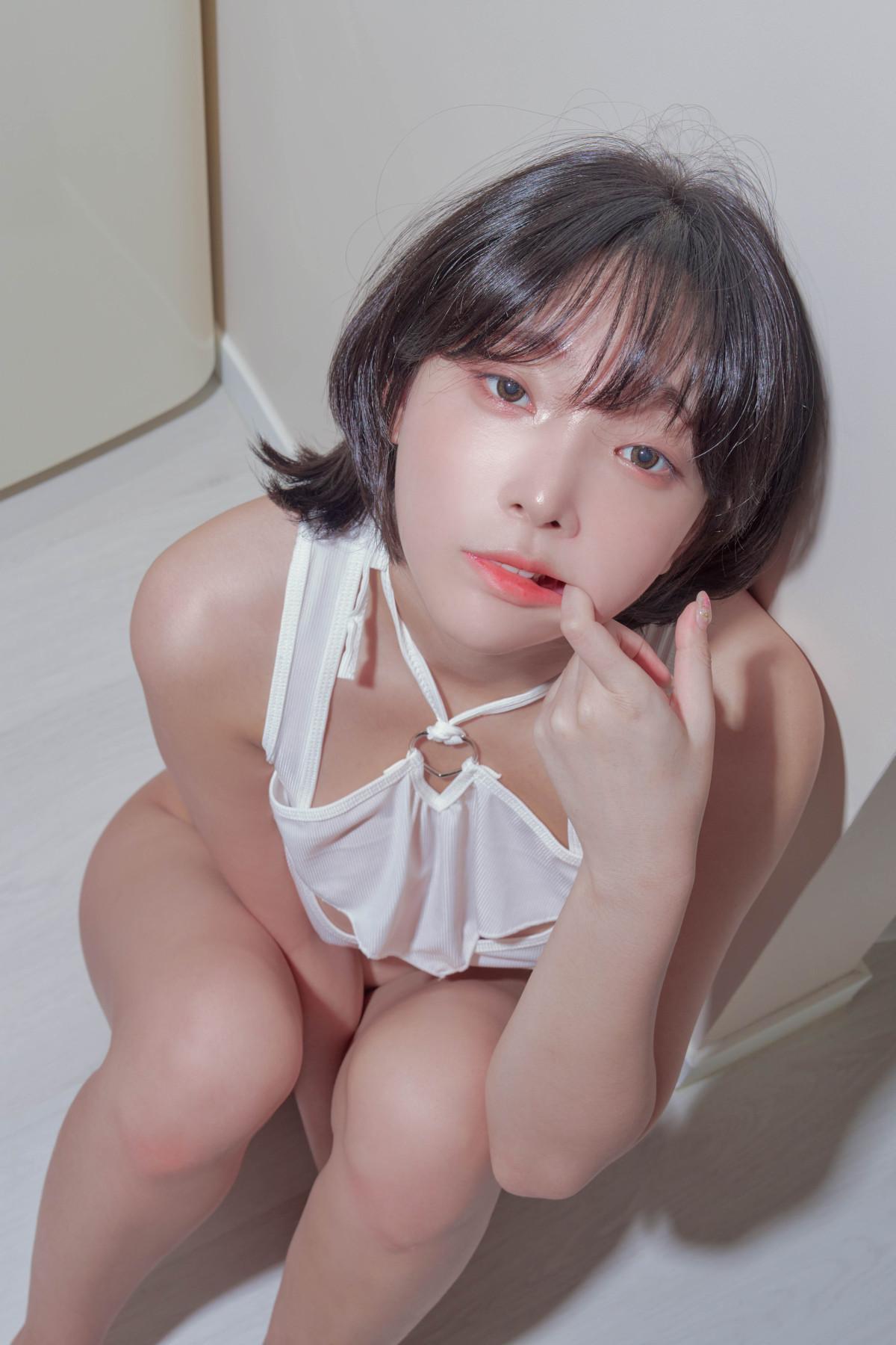 Kang Inkyung 강인경, Photobook “Girlfriend” Set.01(42)