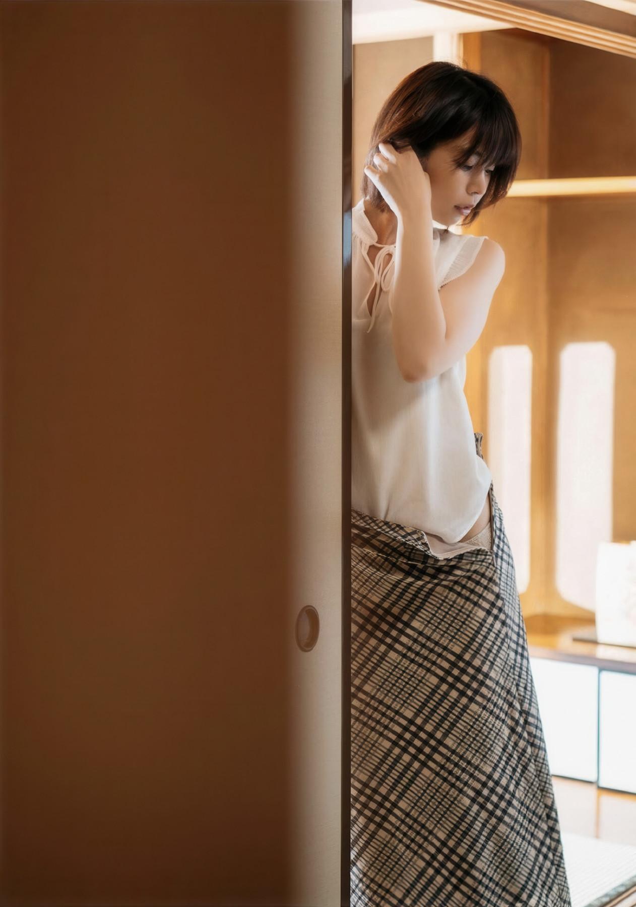 Tsugu Manaka 真中つぐ, 写真集 恋愛情緒 Wunder puglishing house Set.01(7)