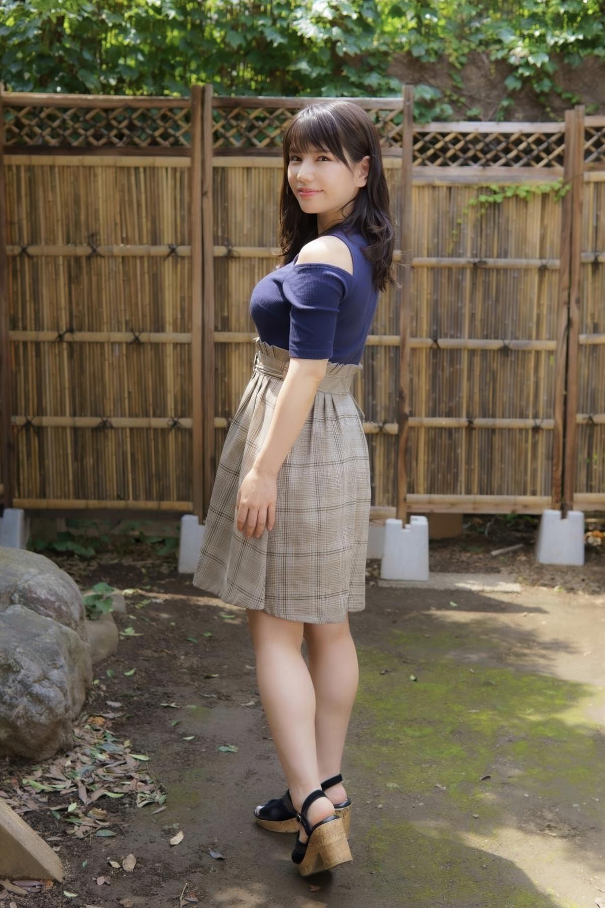 Yuka Aragaki 新垣優香, 写真集 「ミルキーグラマーが止まらない」 Set.02(2)