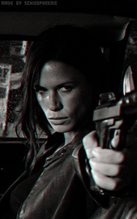 Rhona Mitra O1yOOiei_o