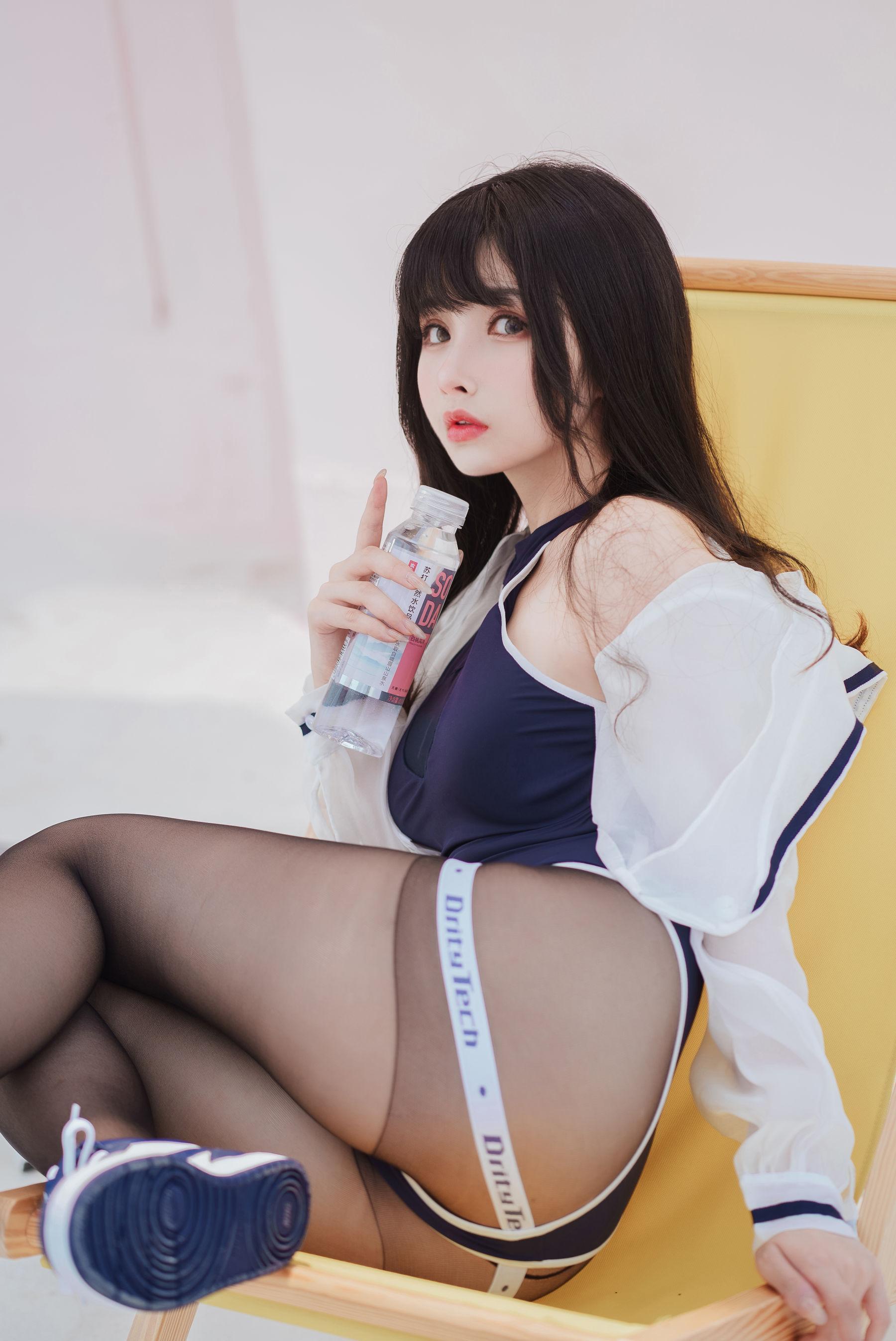 [网红COSER] rioko凉凉子 – 天台竞泳(4)