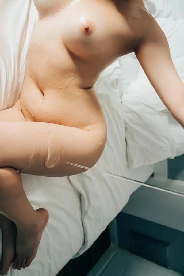 丰腴美女Zia居家Gel Massage无圣光人体写真2(24)