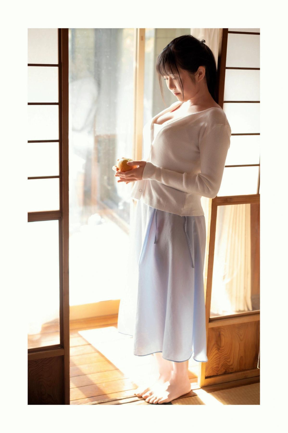 Maya Kikuchi 菊池まや, グラビア写真集 君の視線に焦がされて(6)
