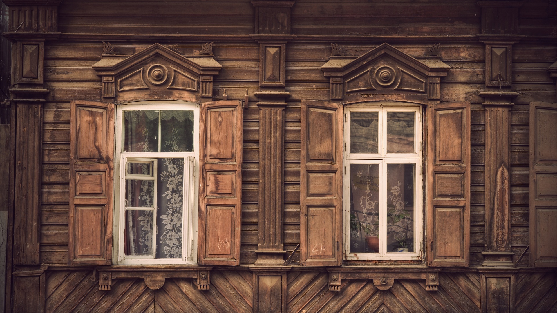87 Siberian Wooden Houses [1920x1080]