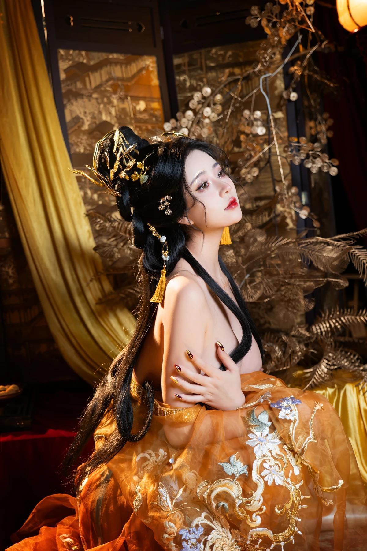 年年Nnian, 写真集 金蛇贺岁(40)