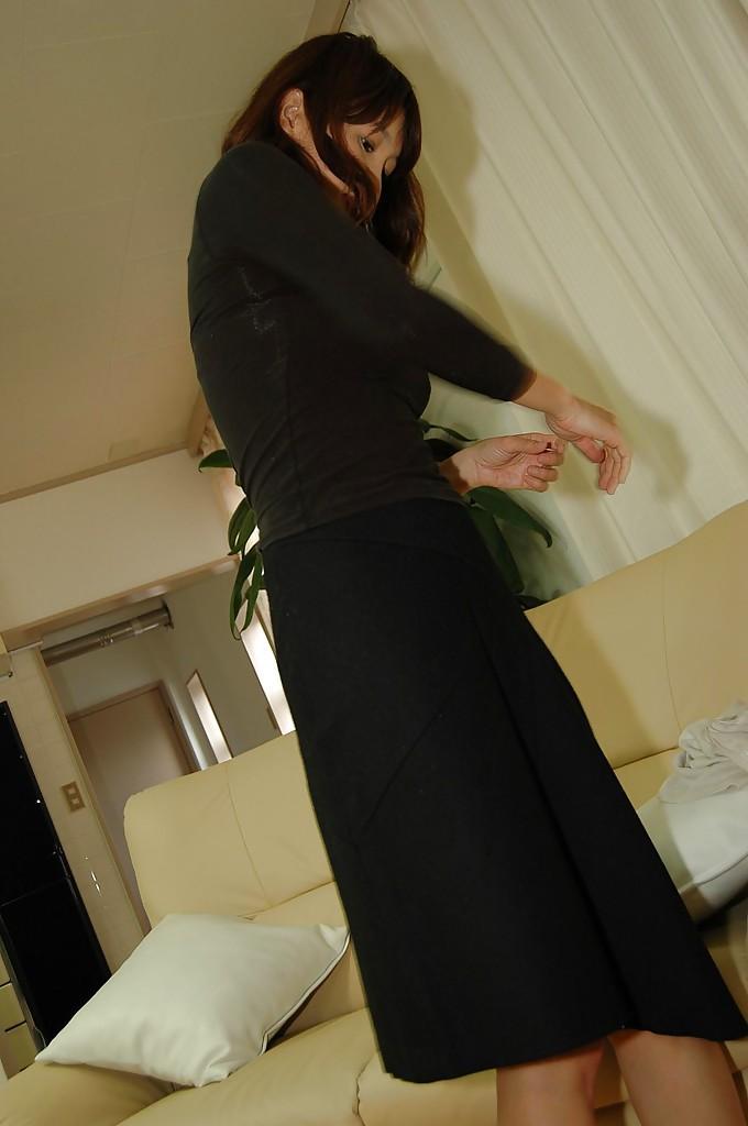 Foxy asian MILF Takako Yanase undressing and spreading her legs(7)