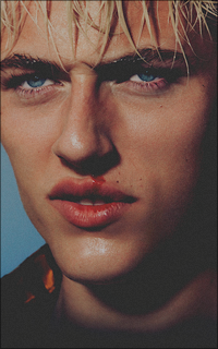 Lucky Blue Smith F7K6lF4c_o