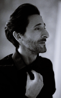 Adrien Brody FHFsQFBV_o