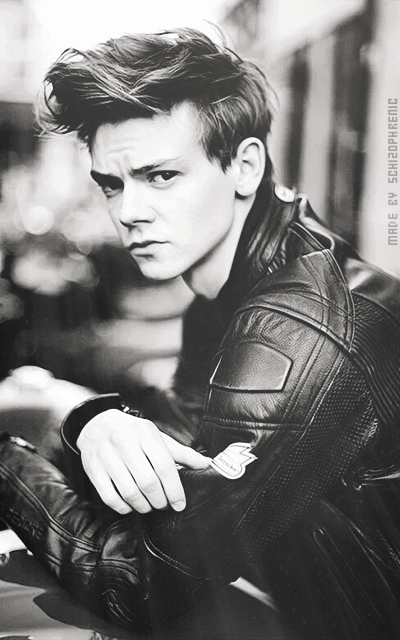 Thomas Brodie-Sangster Lu30shjj_o