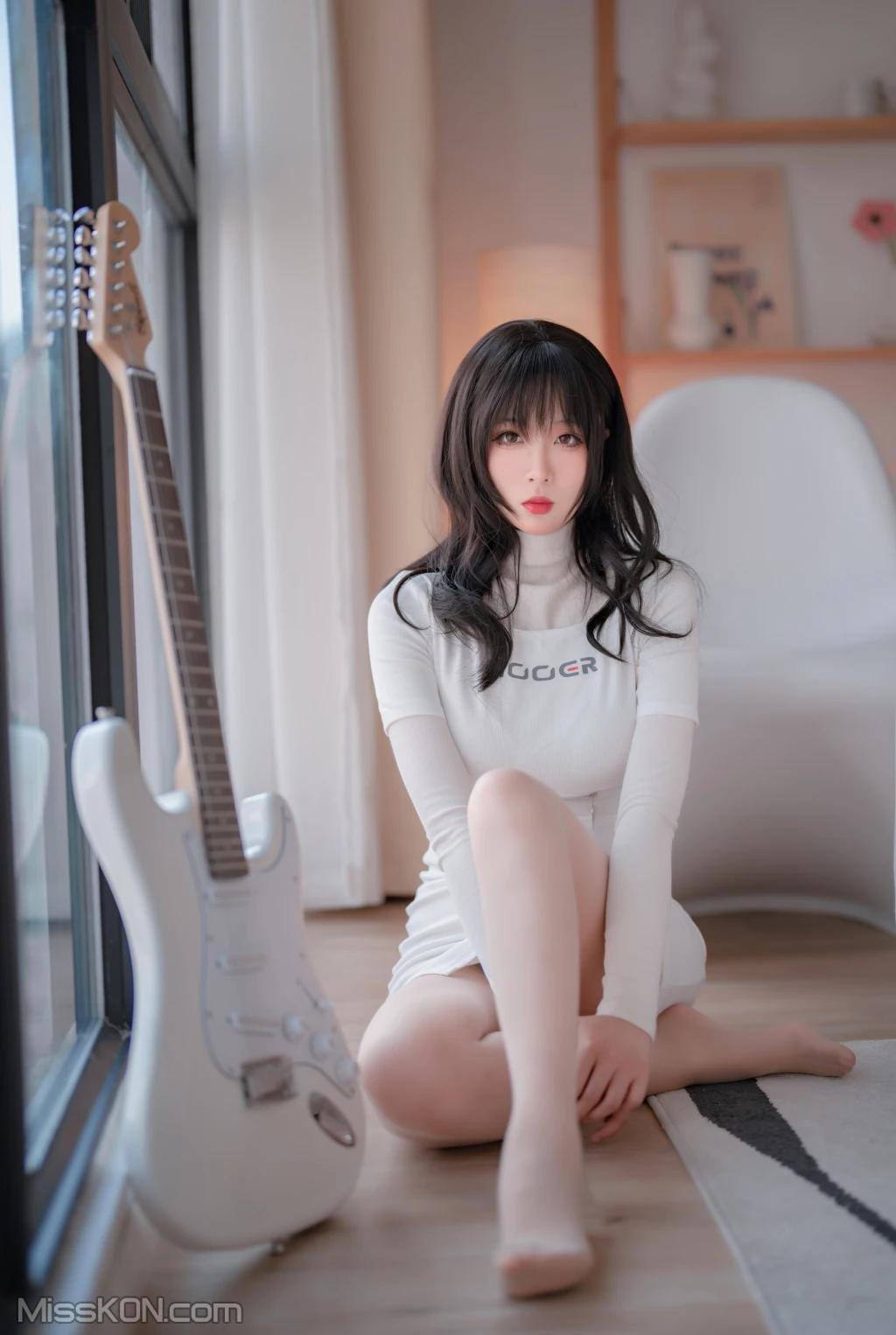 Coser@轩萧学姐: 吉他妹妹肉丝 Ukelele Sister (61 photos)(5)