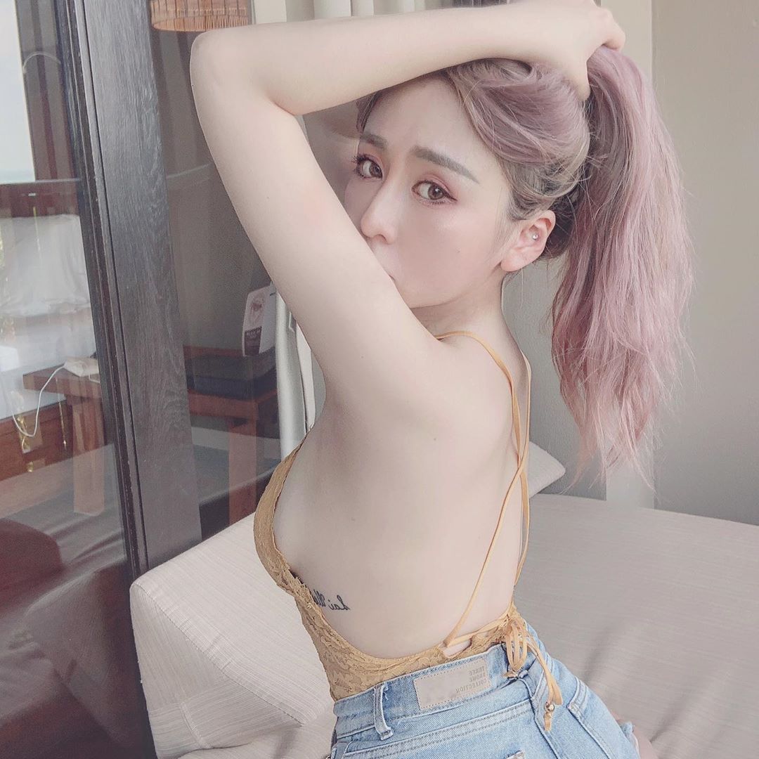 直播正妹—安安🐱 K6PvZyrX o - 直播正妹—安安🐱