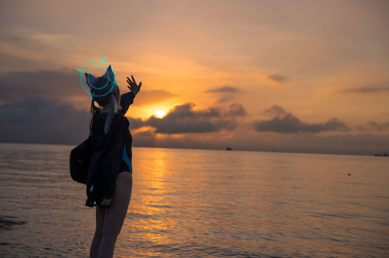 G44不会受伤 - Shiroko Sunaookami Swimsuit