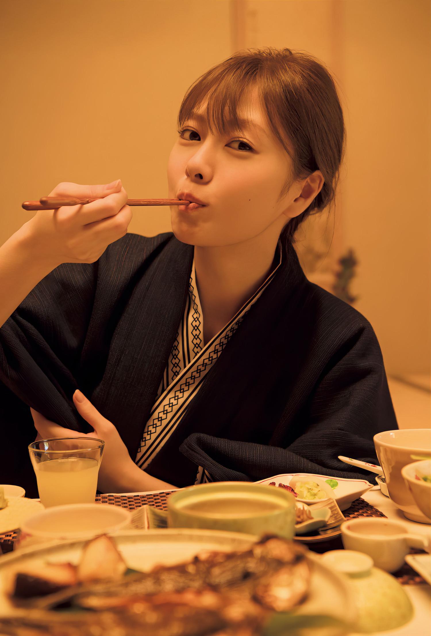 Mai Shiraishi 白石麻衣, FRIDAY 2018.01.12 (フライデー 2018年1月12日号)(5)