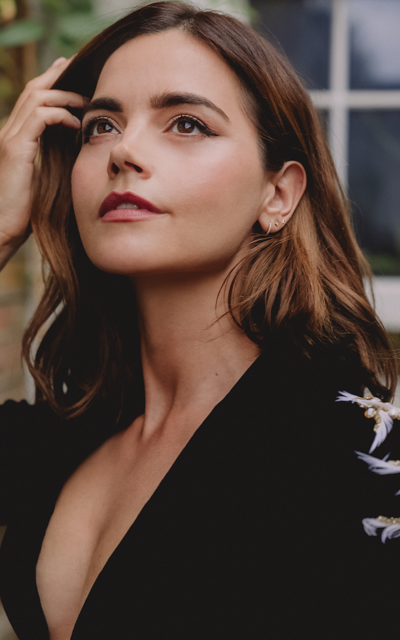 Jenna Coleman - Page 3 OaSQFg8o_o