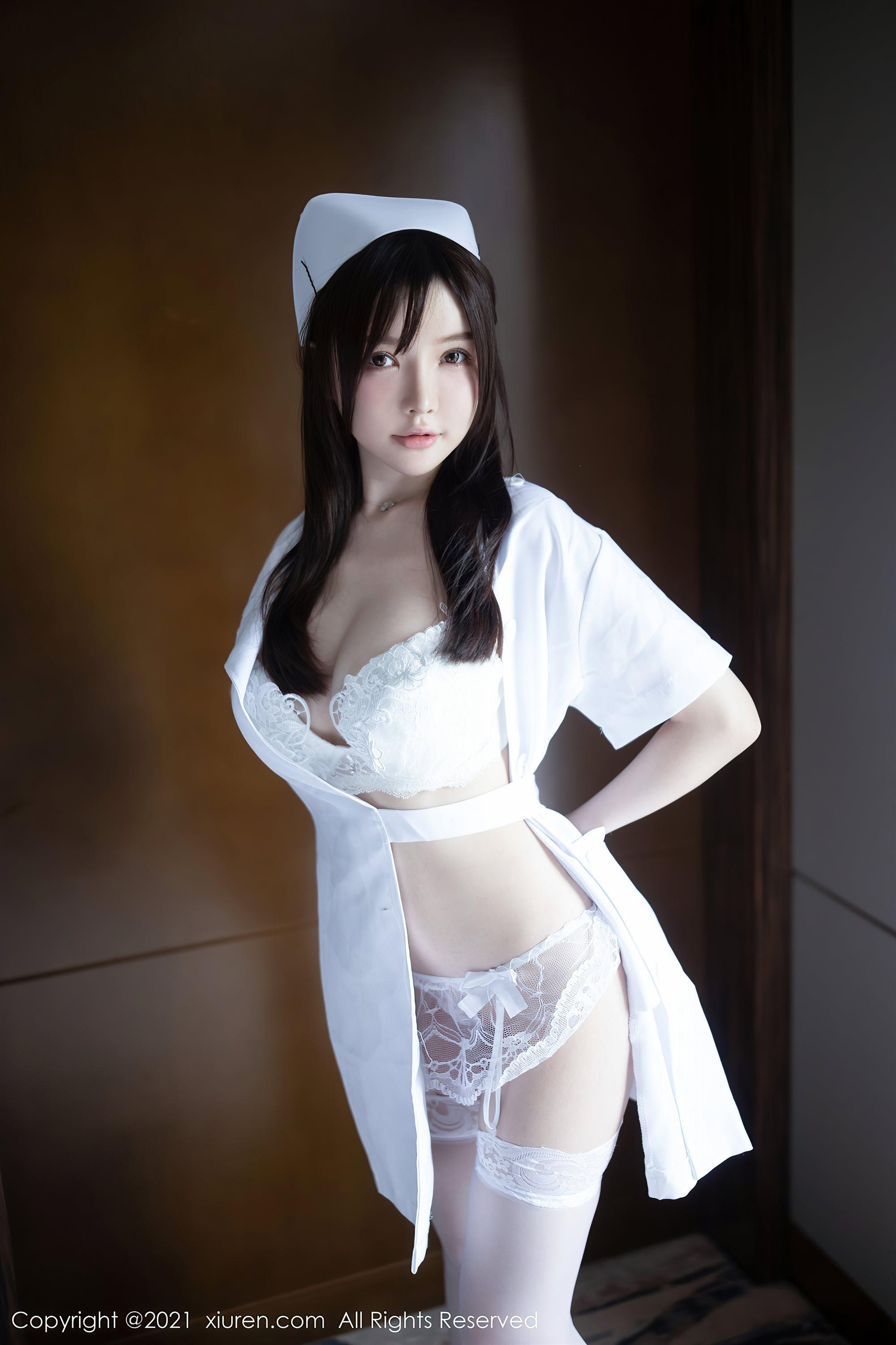 [XiuRen秀人网]No.3114 女神糯美子Mini洁白护士制服主题私房蕾丝内衣秀豪乳翘臀诱惑写真(32)