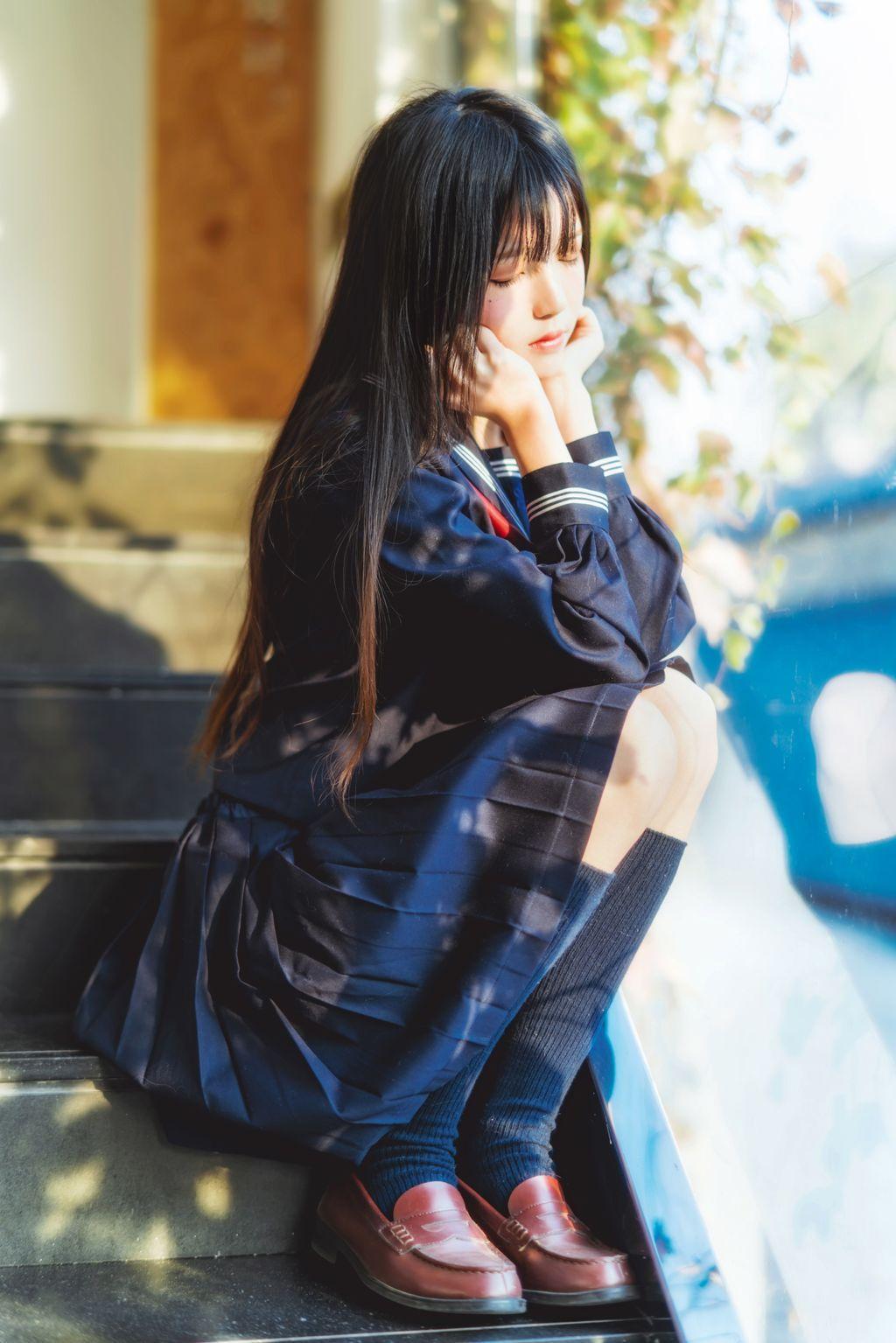 Coser @ 桜 桃 喵 Vol.067: 制服 (50 photos)
