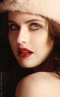 Alexandra Daddario T7XHWkcr_o