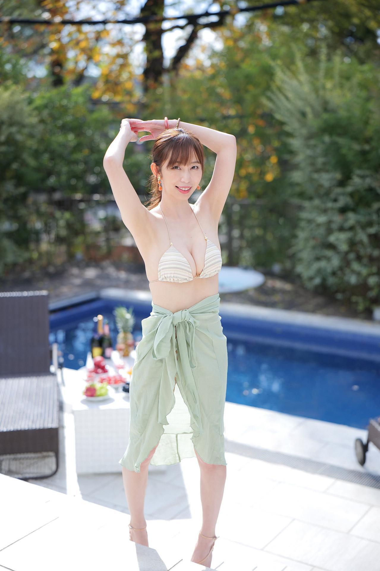 Misumi Shiochi 塩地美澄, 週刊ポストデジタル写真集 「女子アナ桃源郷」 Set.01(2)