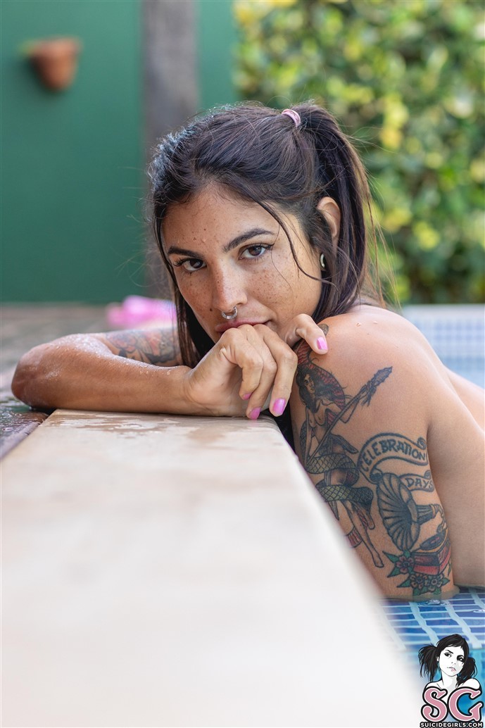 Camille Suicide, Summers pink