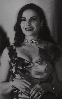 Lana Parrilla AXPqljDt_o