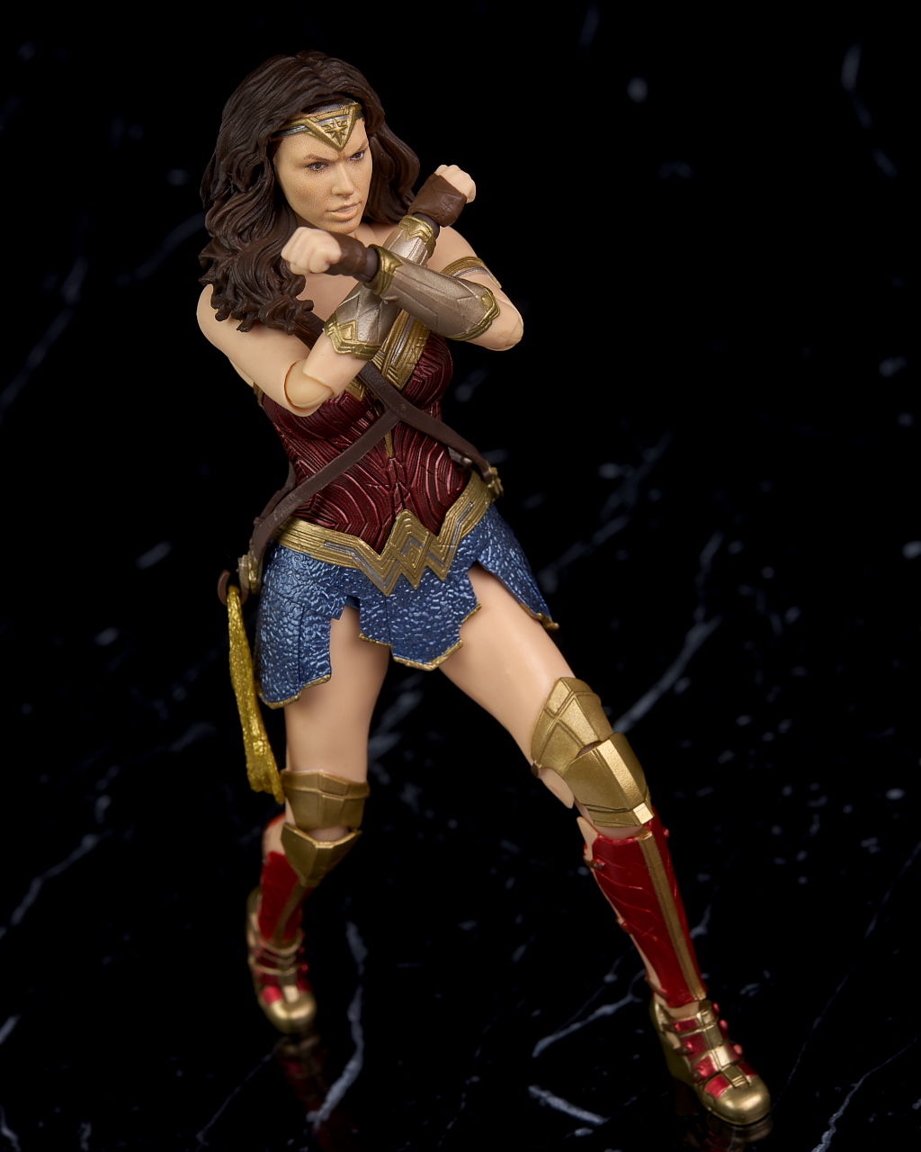 [Comentários] DC Comics S.H. Figuarts ENqltl5S_o