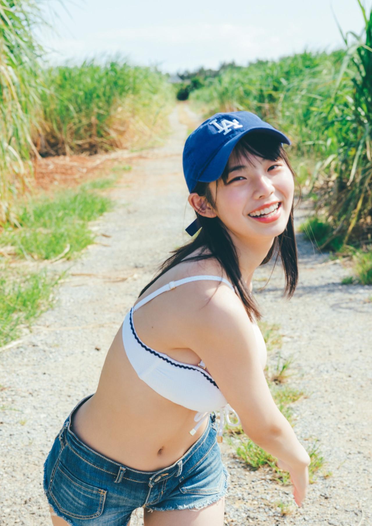 Hina Kikuchi 菊地姫奈, デジタル写真集 「moment」 Set.02(2)