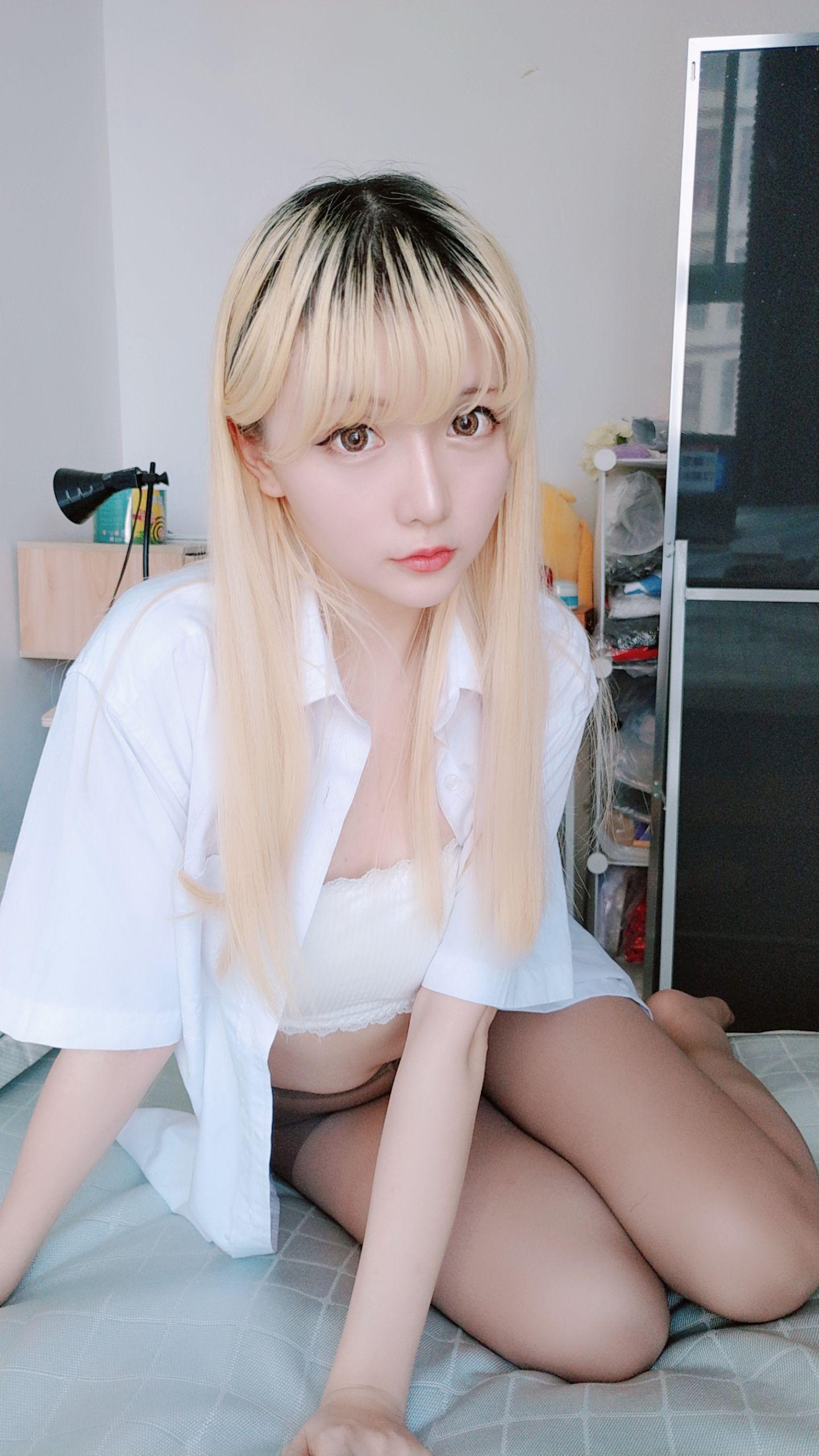 [网红Coser] 星之迟迟 《白衬衣》 写真集(55)