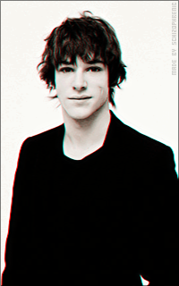 Gaspard Ulliel Qy9zX9a6_o