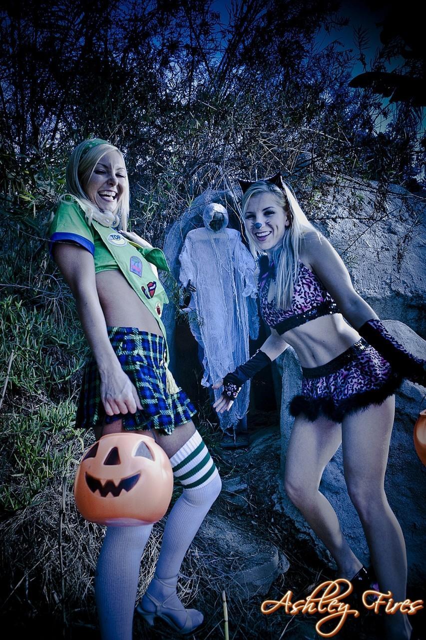 Naughty blonde chicks Aaliyah Love and Ashley Fires celebrating Halloween(3)