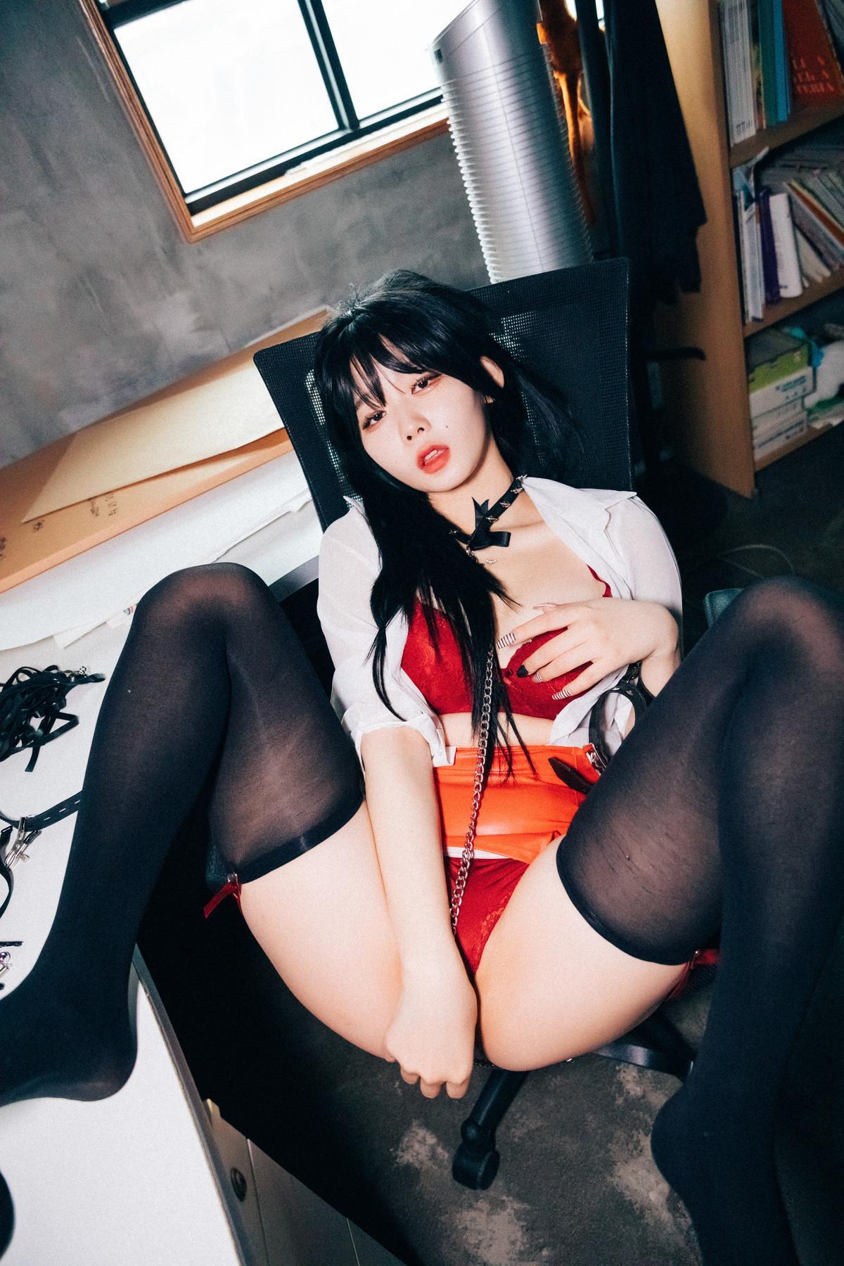 ZIA.Kwon 권지아, Loozy ‘Office Slave’ Set.01(35)