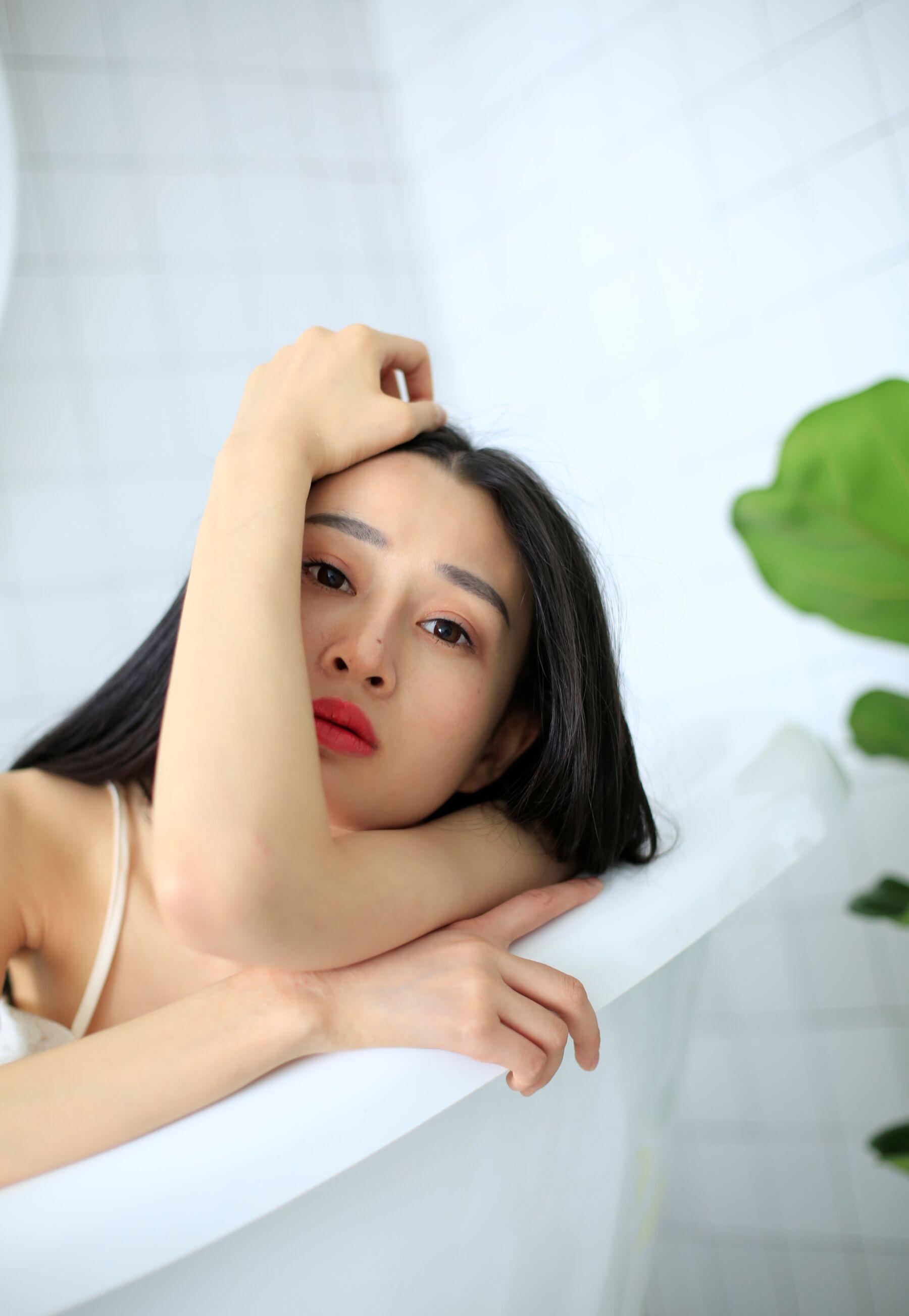 国模套图 素人私房流出(497)