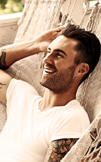 Adam Levine 8Ushc0QB_o