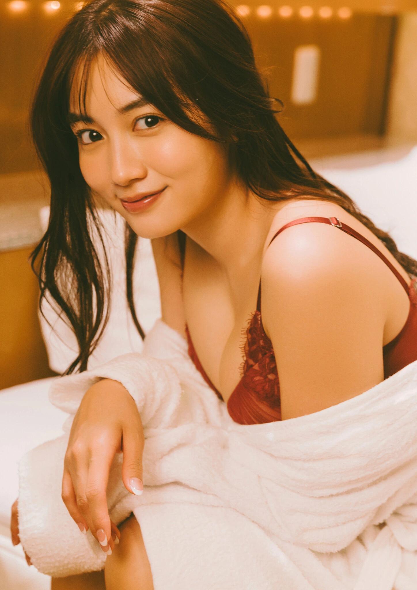 Hikari Kuroki 黒木ひかり, BRODYデジタル写真集 「Midnight romance」 Set.03(35)