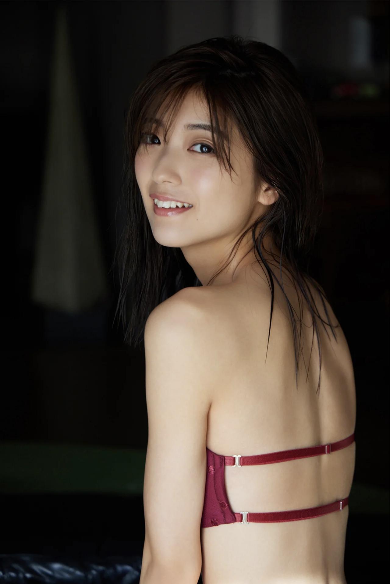 Mio Kudo 工藤美桜, ＦＲＩＤＡＹデジタル写真集 「はじめて魅せる大人ＳＥＸＹ」 Set.02(24)