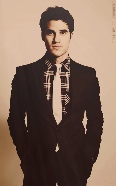 Darren Criss BJz4Xiab_o