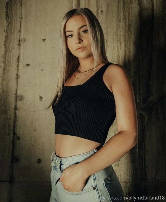  Amymcfarland18 Onlyfans XXX 