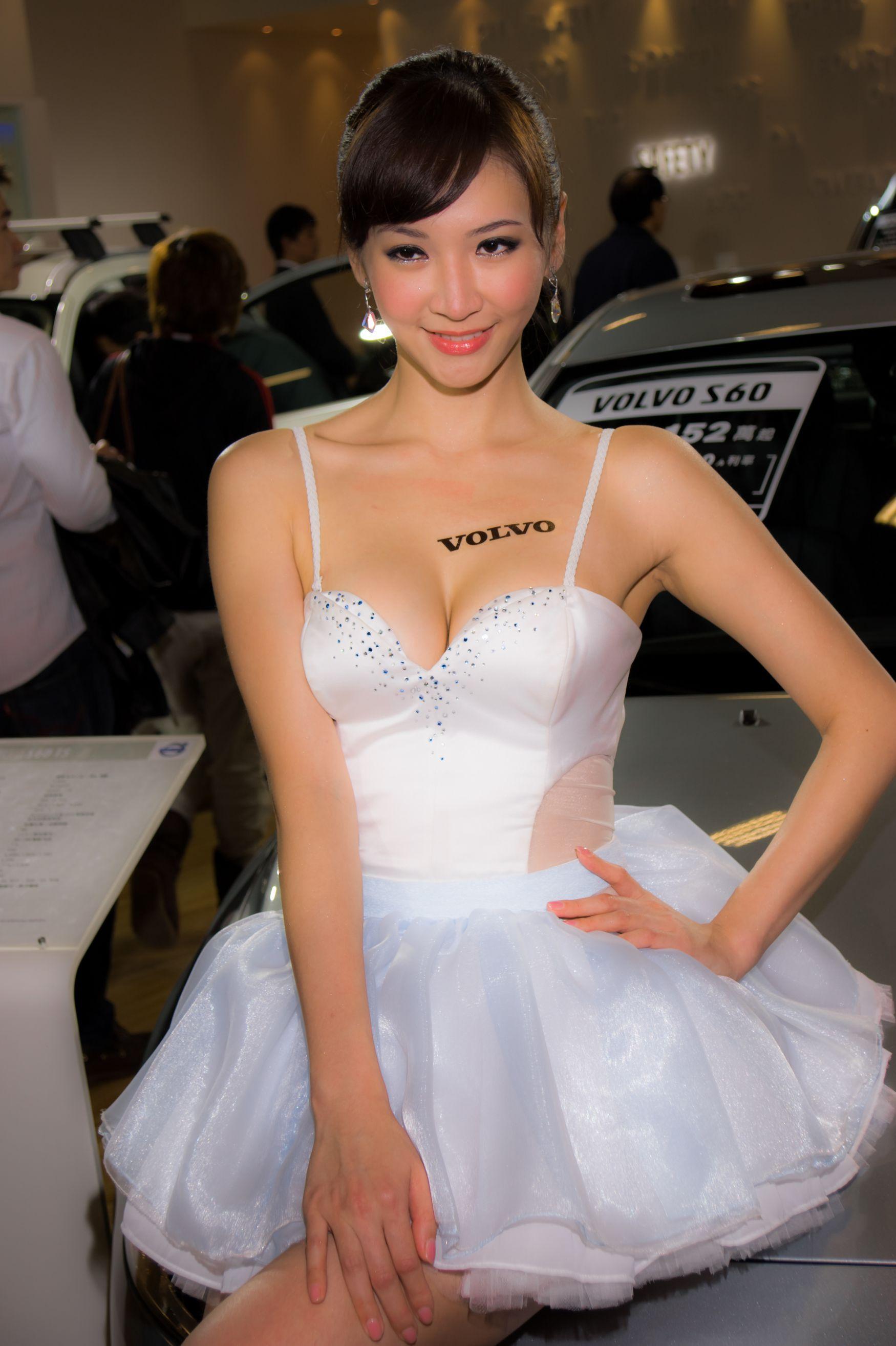 Mia魏靖軒《VOLVO车展美乳系列》高清套图(2)