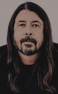 Dave Grohl  Ne4tRfEw_o