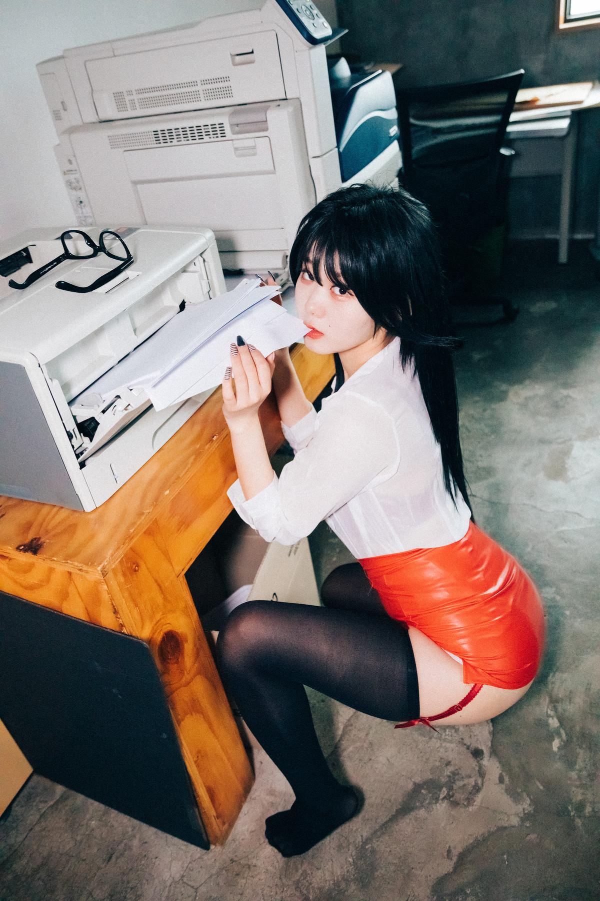 ZIA.Kwon 권지아, Loozy ‘Office Slave’ Set.05(3)