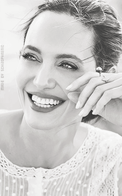 Angelina Jolie B1Zxp3lb_o