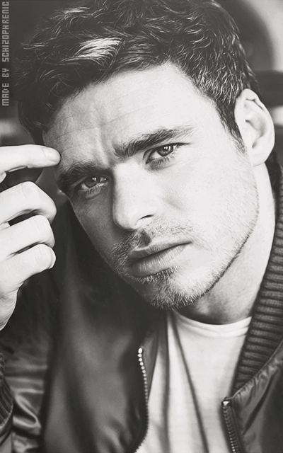 Richard Madden TBJ08NAA_o